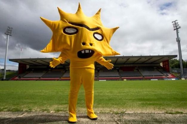 Scozia, la mascotte della squadra di calcio è terrificante: ironia sul web