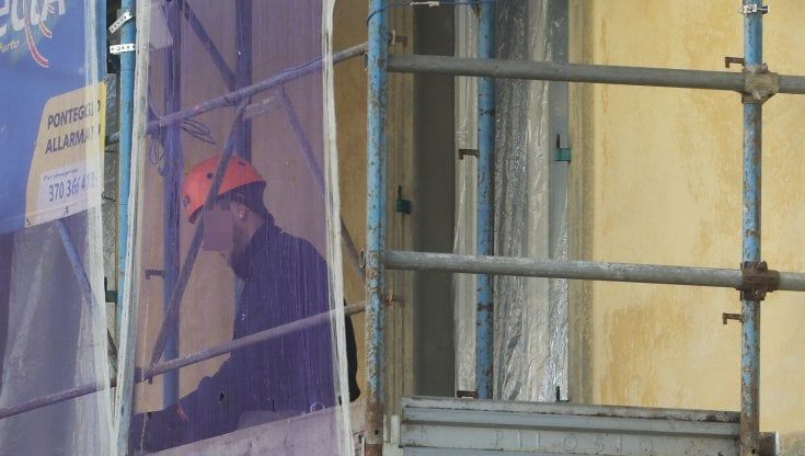 Artigiani edili nel panico: “Il decreto anti frode mette a rischio i nostri crediti fiscali”. Il commercialista: "Stamani le ditte hanno disertato i cantieri per paura di non riscuotere"