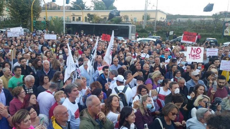 "Così lottiamo per i bambini. Servono parchi e non Tmb"