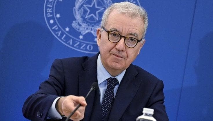 Mantovano: “Molti giovani prima di darsi alle devastazioni assumono droghe”