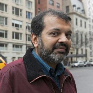 Suketu Mehta: "Mazzette e violenza, questo voto non cambier&agrave; l'India"