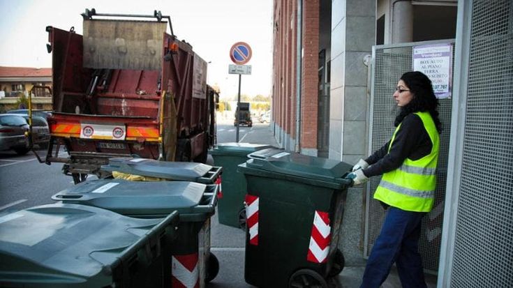 Stangata Tari, il Comune promette un milione di sgravi ai più fragili ma i sindacati attaccano: “Sempre più colpiti gli anziani soli”