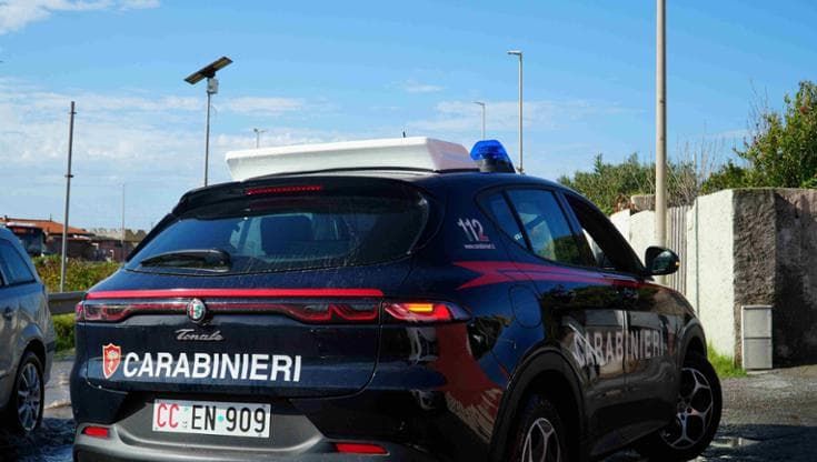 “Mi ha violentata e perseguitata per mesi”: ragazza di 15 anni denuncia l’ex conosciuto sui social