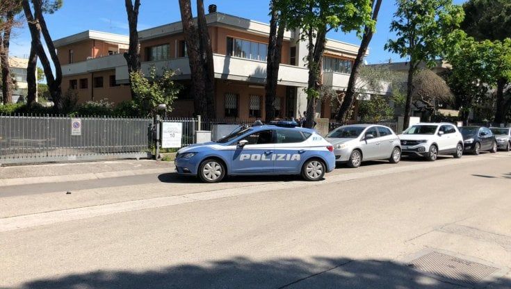 Rimini, uccide la moglie a coltellate. Poi si costituisce. Lei lo aveva già denunciato