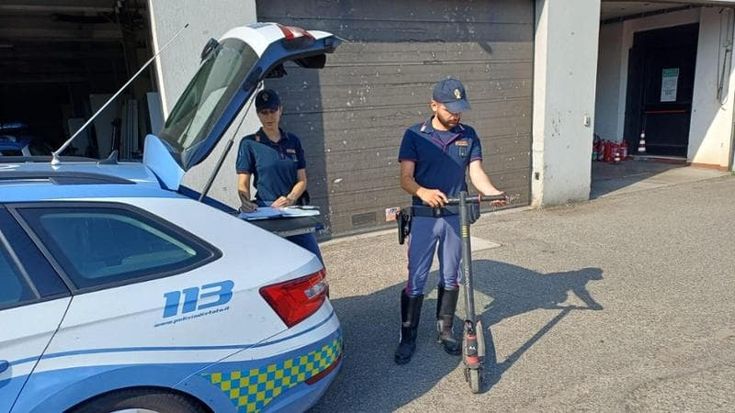 Monopattini, polizze alte per gli incidenti sotto i portici