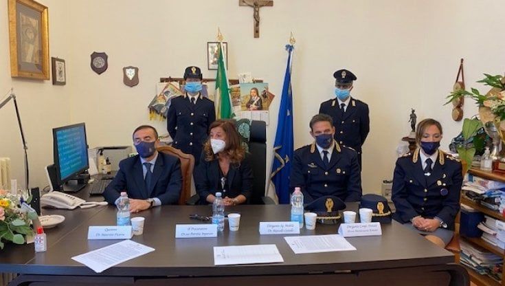 Rissa e tentato omicidio: 10 minori arrestati a Salerno, 5 in comunità