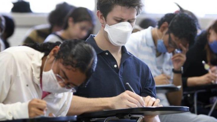 Cirio al governo: "Fateci vaccinare i 35mila maturandi del Piemonte"