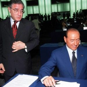 Berlusconi, Dell'Utri: "I figli hanno chiesto la grazia". Ma Ghedini e il Colle smentiscono