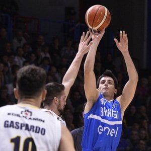 Basket, serie A: Brindisi vince il posticipo, è crisi in casa Cremona