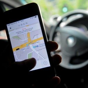 Taxi, a Milano sar&agrave; un autunno di scioperi, blocchi e proteste: nel mirino c'&egrave; sempre Uber