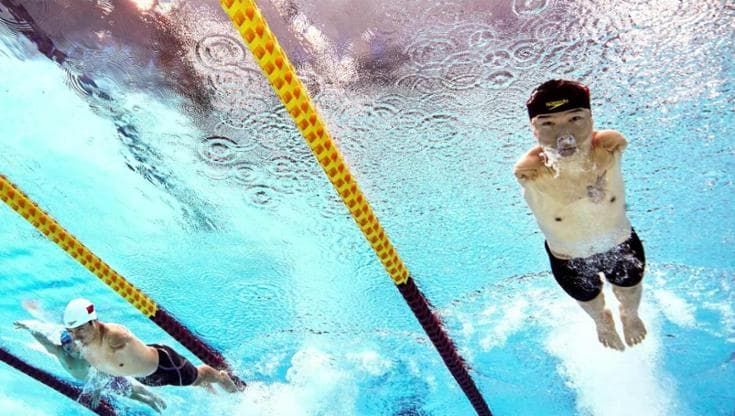 Tokyo 2020, i record del nuotatore cinese senza braccia: vince 4 ori con la forza delle sole gambe