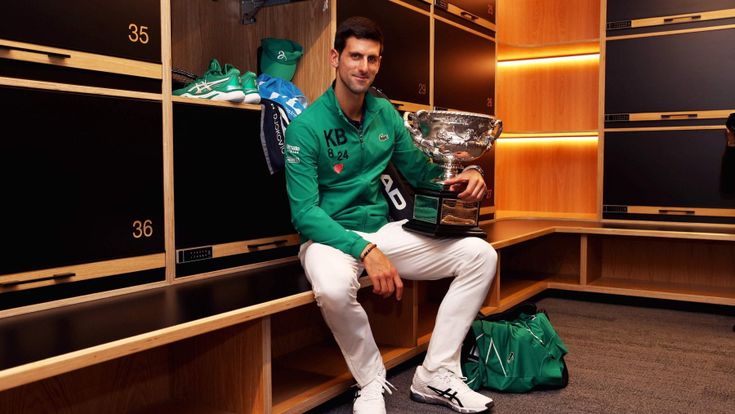 Tennis, Djokovic oltre i limiti: risorge dalla polvere e ritorna numero 1