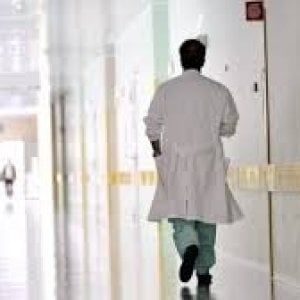 Augusta, dottoressa di guardia in ospedale aggredita da un paziente