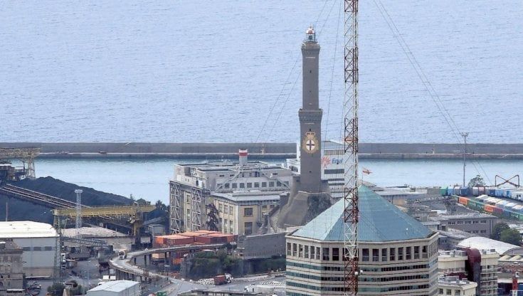 Genova, riempimento Calata Concenter davanti alla Lanterna, il Ministero stoppa il porto: "Vincolo in vigore"