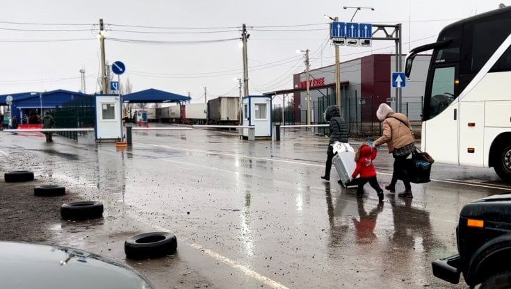 Crisi Ucraina, Bombe e civili in fuga: nel gelo di Donetsk, la guerra è a un passo
