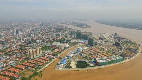 Good morning Cambogia, l'America batte cassa