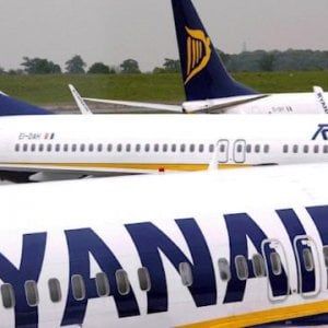 Venerdì nero dei cieli: scioperano Enav, Ryanair, Vueling. Disagi anche per Alitalia
