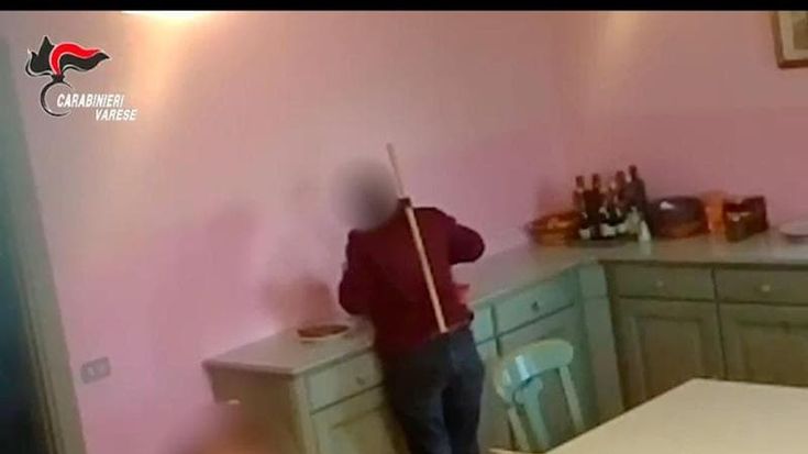 Violenze e insulti agli ospiti anziani chieste sei condanne