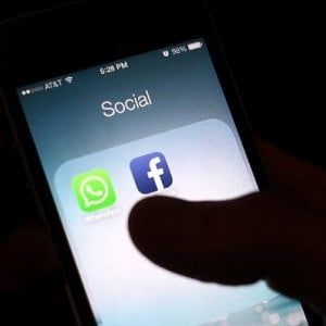 Privacy, l'Ue interpella Facebook sui dati WhatsApp