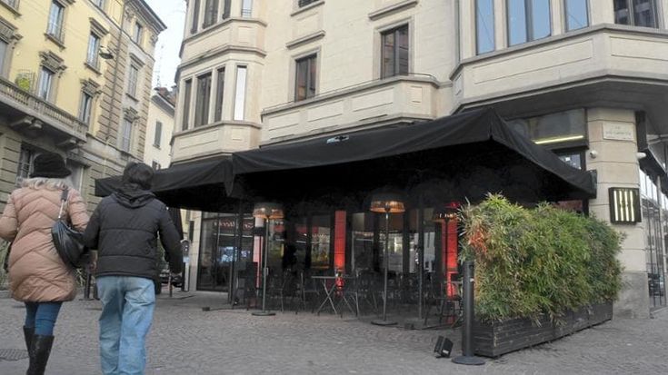 I residenti vogliono silenziare il karaoke del Ronin, al Tar la guerra dei decibel di zona Sarpi