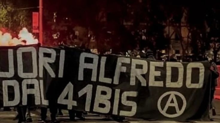 “Sarebbe opportuno cominciare una possibile campagna col botto”: ecco gli anarchici intercettati