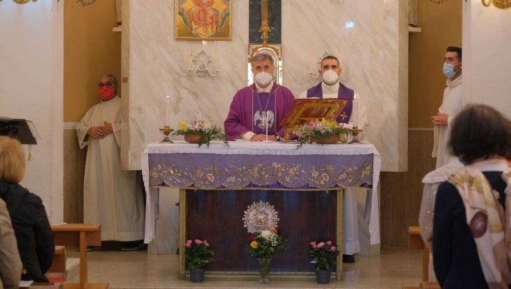 Lo scandalo del cimitero, l'arcivescovo Lorefice: "Corpi violati, violentati. Questo è inumano"