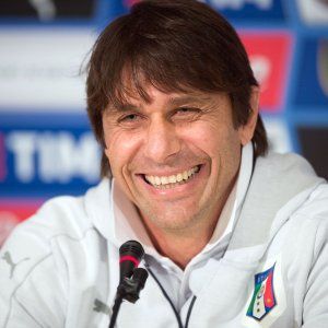 Chelsea, Conte fa la spesa in serie A: vuole Higuain, Nainggolan e Bonucci