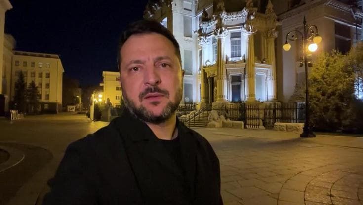 Ucraina, Zelensky: "Putin per il suo compleanno si è regalato 25 morti, 5 sono bambini"