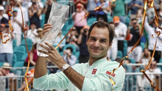 Tennis, Miami: trionfo Federer, Isner cede in finale