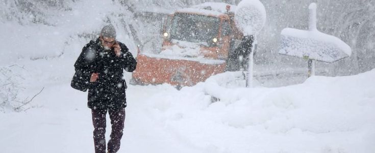 Neve in Toscana, traffico a rilento e strade chiuse