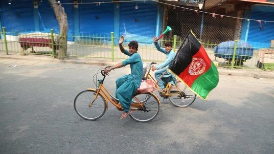 Il portavoce talebano: "Vogliamo la pace ma Kabul frena"