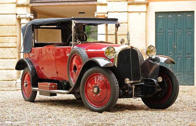 Una rara Avions Voisin ad Auto e Moto d’Epoca