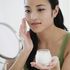 No botox, no peeling chimici, no tonici: i consigli di Sonya Dakar