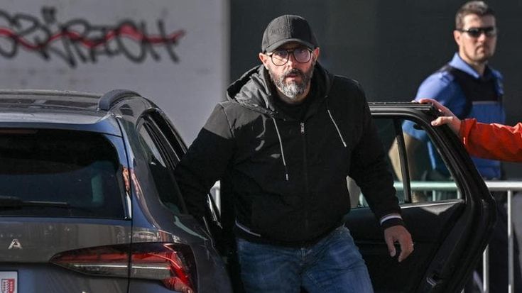 Crans-Montana, l’uomo che finanziò i Moretti denunciato per traffico d’armi dai legali delle vittime