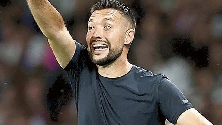 Sorpresa Farioli: l’allenatore filosofo conquista la Francia