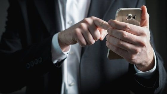 WhatsApp si sbloccherà con l'impronta digitale