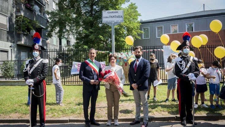Milano dedica un giardino a Luisa Fantasia: la storia “nascosta” di una mamma uccisa nel 1975 a Baggio