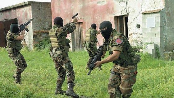 Caccia al killer di Budrio, armi da guerra e infrarossi: così le forze speciali assediano il fantasma