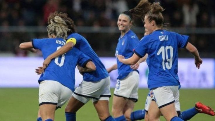 Il viaggio mondiale delle ragazze del calcio. "Noi, contro i pregiudizi"