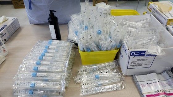 Allarme a Santa Severa, positivo al Covid aspettava l'esito al lido. Il sindaco: "Lo denuncio"