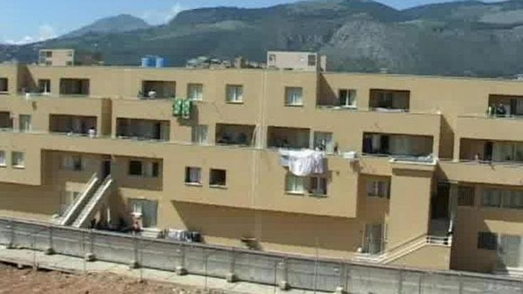 Tentarono di linciare un uomo che aveva molestato una bimba allo Zen, denunciati in nove