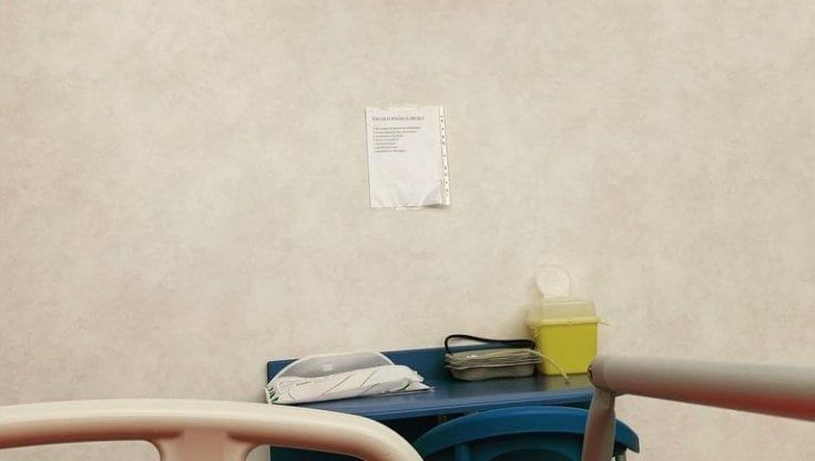 Covid, Iacopo Melio in ospedale a Empoli ironizza: "Mi sono ammalato per andare in vacanza..." 