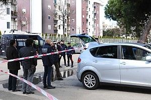 Poliziotto si suicida davanti ai carabinieri<br />assillato dai debiti, crolla dopo cartella Equitalia