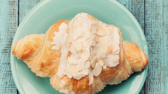 Burro, pasta sfoglia e un pizzico di poesia: è il Croissant Day 