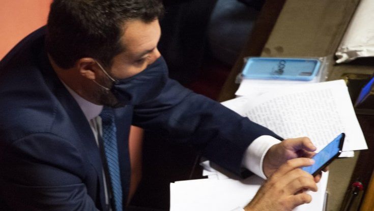 “Accordo collusivo per spartirsi i soldi”. Si indaga sui favori dei contabili alla Lega