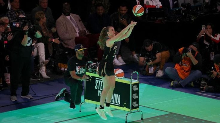 All Star Game Nba, Curry batte (di misura) Sabrina Ionescu nella sfida delle triple: “Avrai la rivincita e non so come finirà”