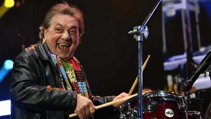 Tullio De Piscopo, 80 anni da ambasciatore della musica: cerimonia in Senato per l’onorificenza