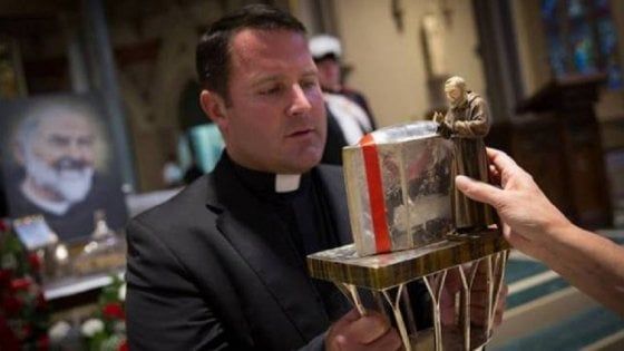Pietrelcina, la reliquia del cuore in paese 