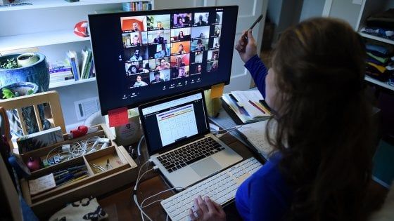 Come gli under 25 vivono la pandemia: "Temiamo la crisi economica globale e vogliamo più Europa"