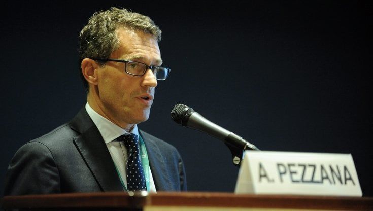 Rischio contagi Covid, il nutrizionista: "Ecco come si può prevenire a tavola"